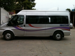 Giá xe Ford Transit Medium