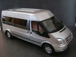 Giá xe Ford Transit Luxury