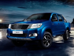 Giá xe Toyota Hilux 3.0 G MT