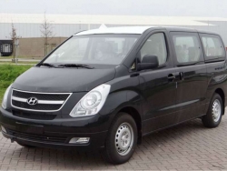 Giá xe Hyundai Starex 2.4 MT 9 chỗ máy xăng