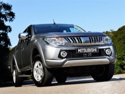 Giá xe Mitsubishi Triton 2.5 GLS máy dầu số sàn