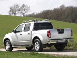 Giá xe Nissan NP 300 Navara VL 4x4 AT